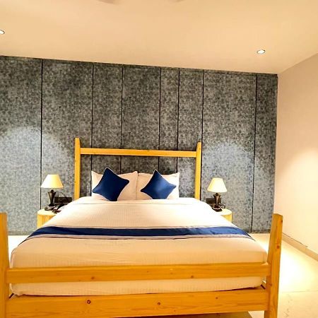 V Hotels And Resorts Chirala Bagian luar foto